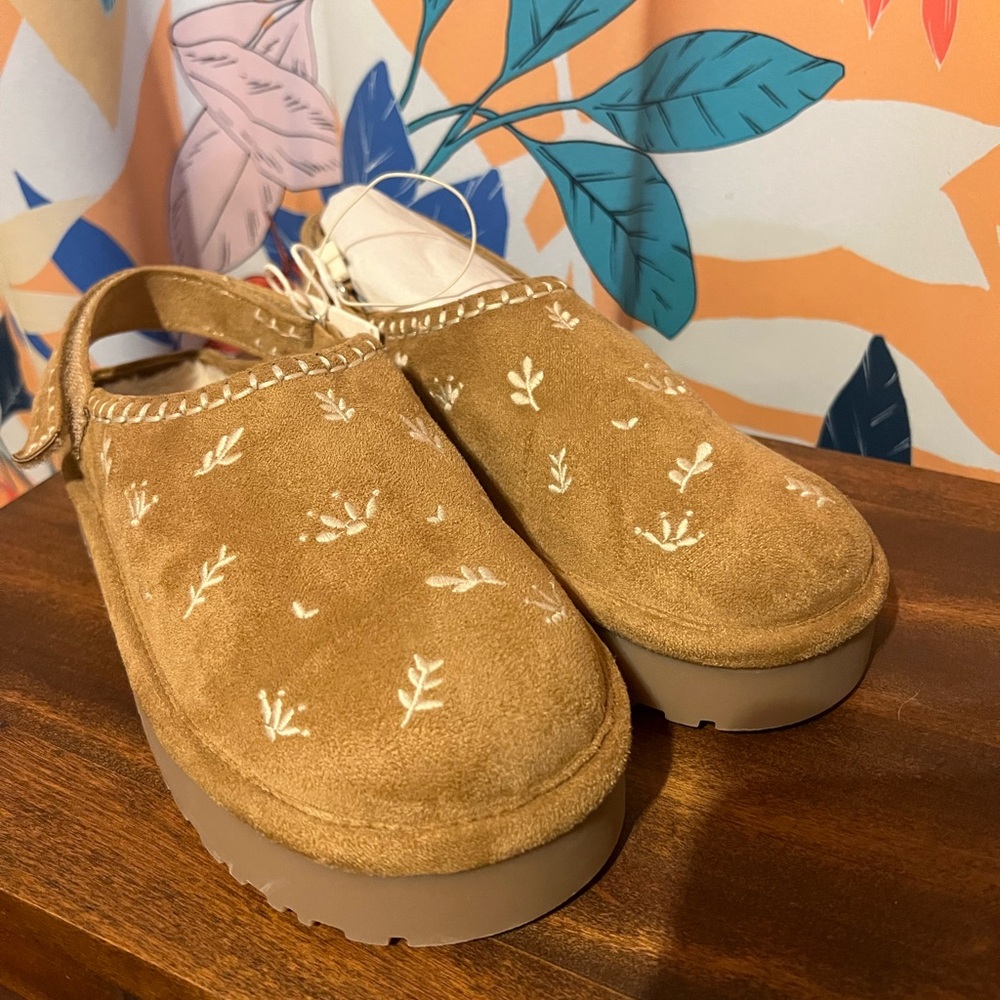 Zara Tan Clogs with White Stitching